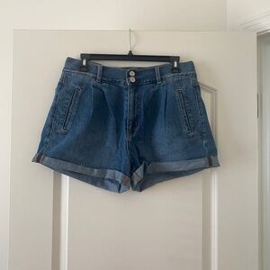American Eagle- HighWaisted Mom Jean Shorts
